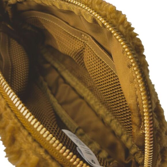 🤎 LULULEMON FLLECE Everywhere Belt Bag in Burnt Caramel |  1 Liter  NWT - Picture 8 of 9